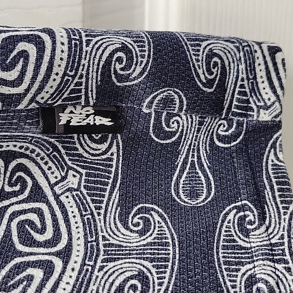 No Fear Men's Short Sleeve Shirt. Navy Blue/White Design. Great Condition. Lg - Picture 4 of 9